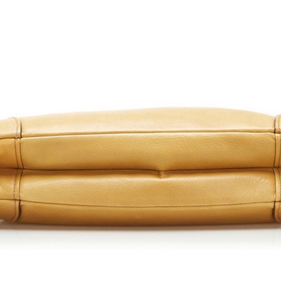 Vintage Gucci Handbag One Shoulder Bag 109147 tan
Mustard Leather Ladies GUCCI - Picture 3 of 16